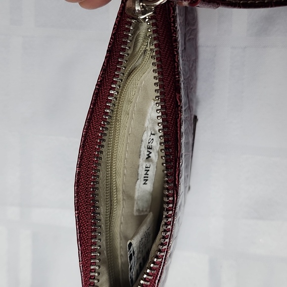 Nine West Vintage Women's Burgundy Faux Croc Wristlet - Picture 4 of 10